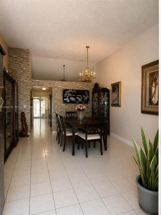 For Sale: $499,900 (3 beds, 2 baths, 1274 Square Feet)