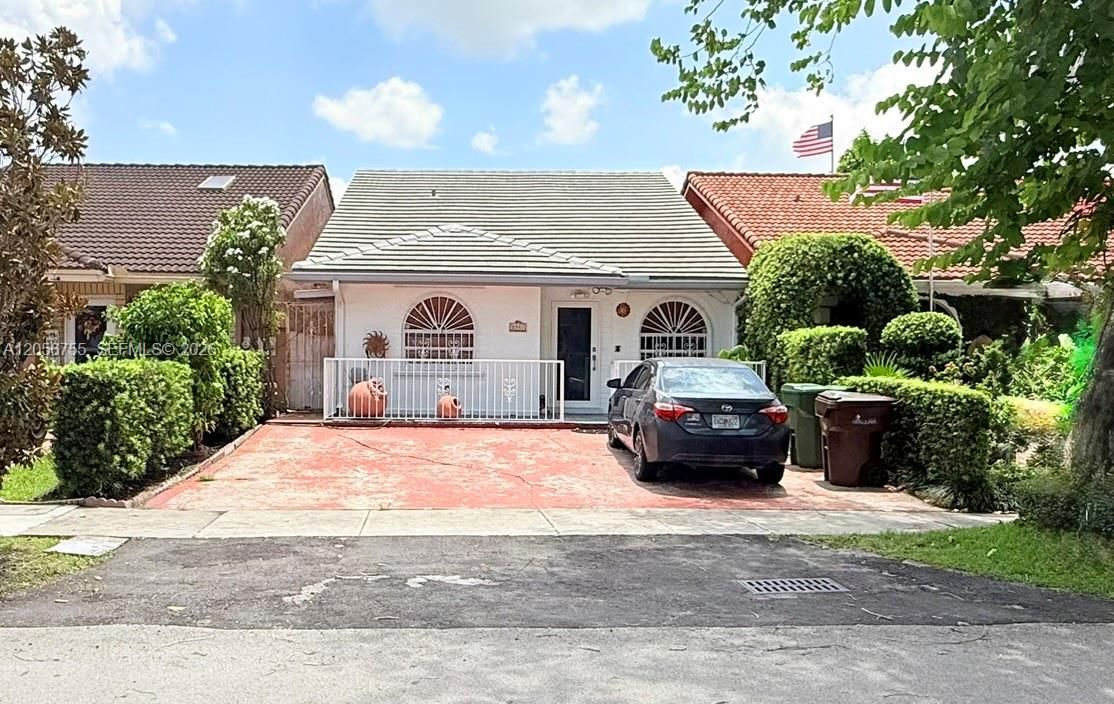For Sale: $499,900 (3 beds, 2 baths, 1274 Square Feet)