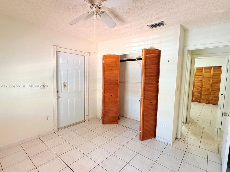 For Sale: $499,900 (3 beds, 2 baths, 1274 Square Feet)