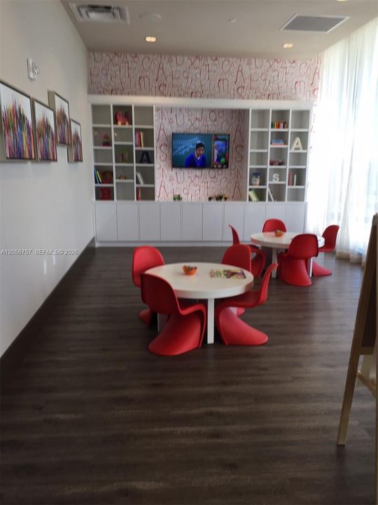 For Rent: $3,300 (2 beds, 2 baths, 1067 Square Feet)