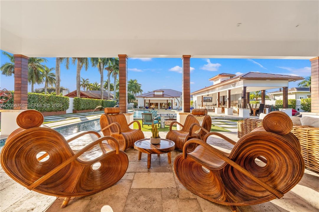 For Sale: $3,500,000 (4 beds, 5 baths, 3714 Square Feet)