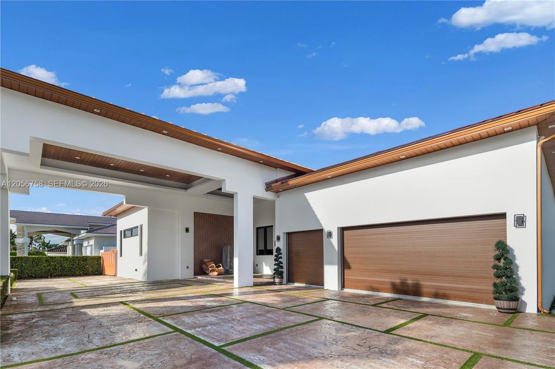 For Sale: $3,500,000 (4 beds, 5 baths, 3714 Square Feet)