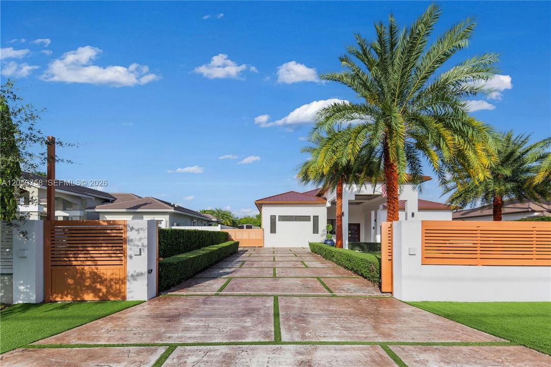 For Sale: $3,500,000 (4 beds, 5 baths, 3714 Square Feet)