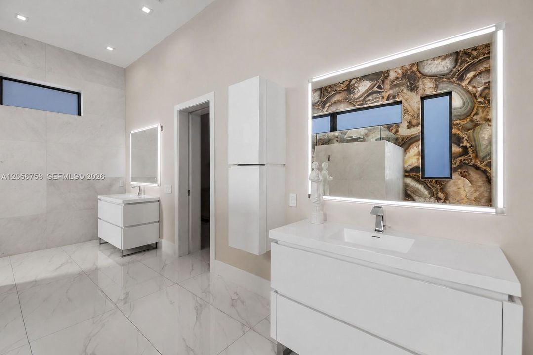 For Sale: $3,500,000 (4 beds, 5 baths, 3714 Square Feet)