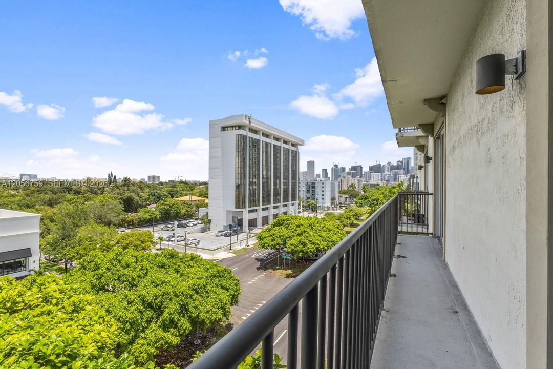For Rent: $2,300 (1 beds, 1 baths, 695 Square Feet)