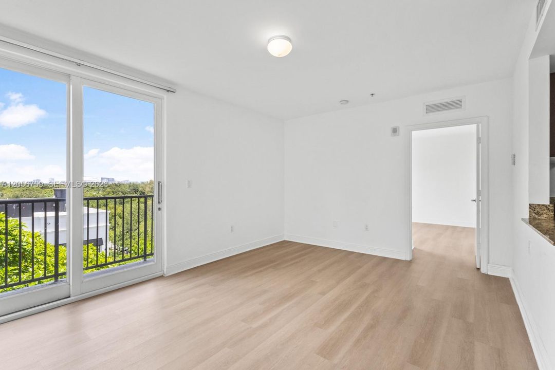 For Rent: $2,300 (1 beds, 1 baths, 695 Square Feet)