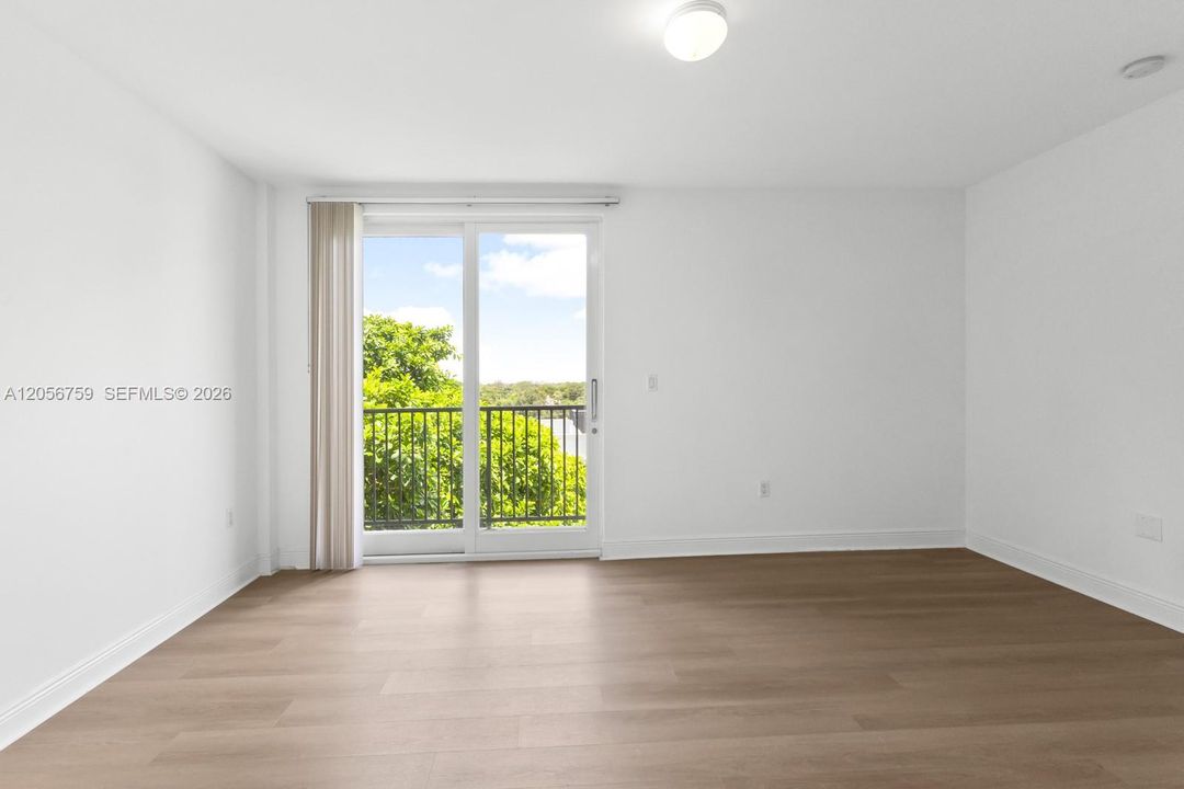 For Rent: $2,300 (1 beds, 1 baths, 695 Square Feet)