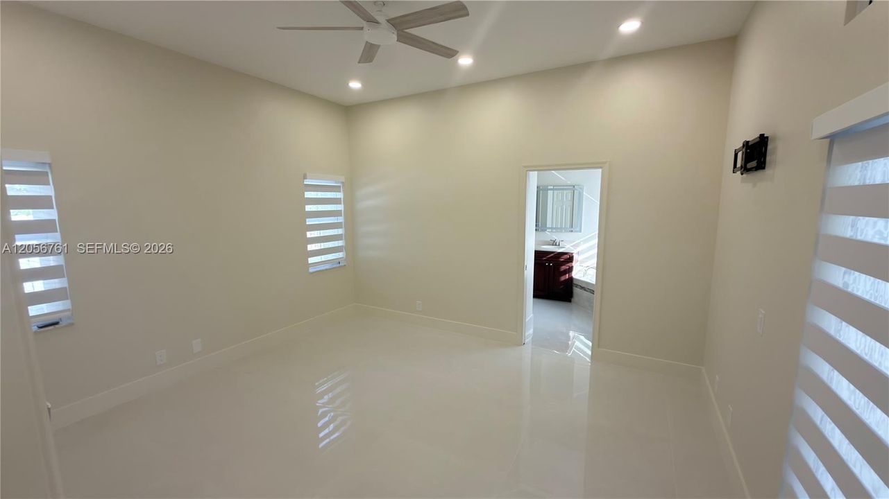В аренду: $4,600 (3 спален, 2 ванн, 1522 Квадратных фут)