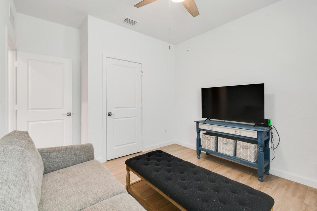 3rd BR-Office-Den