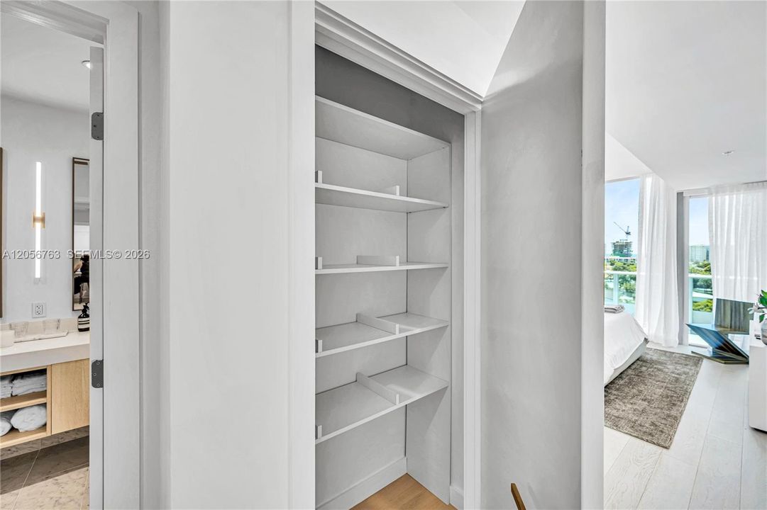 В аренду: $15,000 (3 спален, 3 ванн, 1558 Квадратных фут)