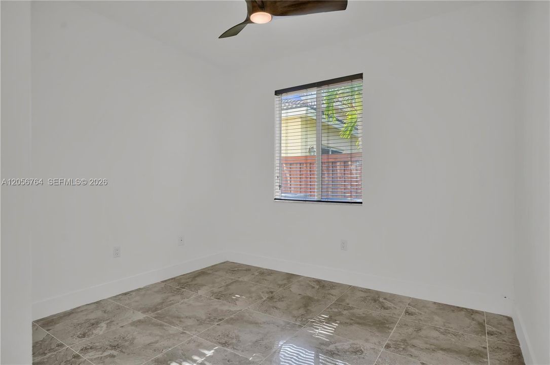 En Venta: $750,000 (5 camas, 3 baños, 3575 Pies cuadrados)