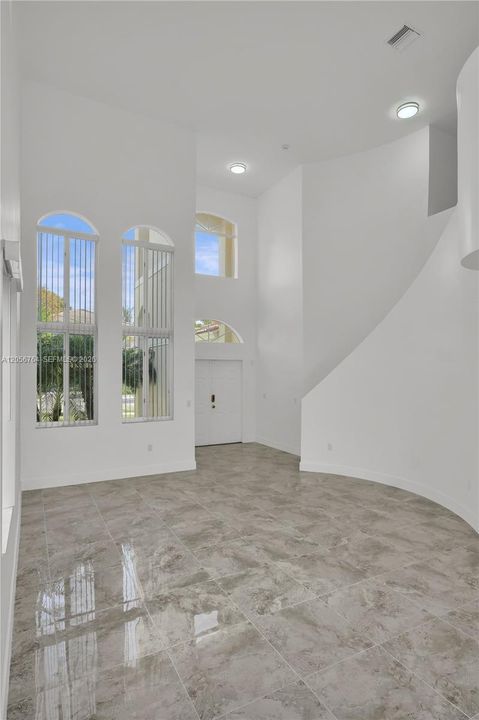 En Venta: $750,000 (5 camas, 3 baños, 3575 Pies cuadrados)