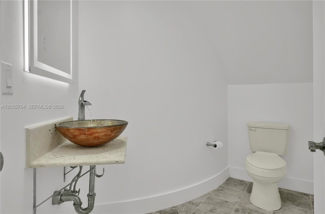 En Venta: $750,000 (5 camas, 3 baños, 3575 Pies cuadrados)