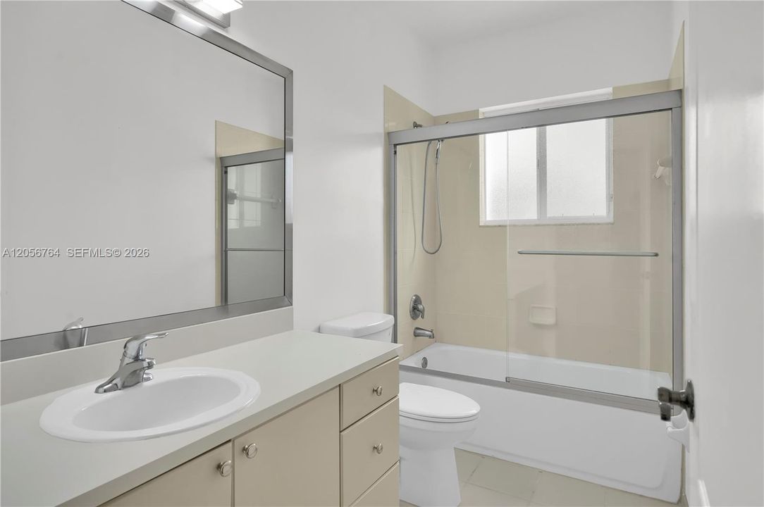En Venta: $750,000 (5 camas, 3 baños, 3575 Pies cuadrados)