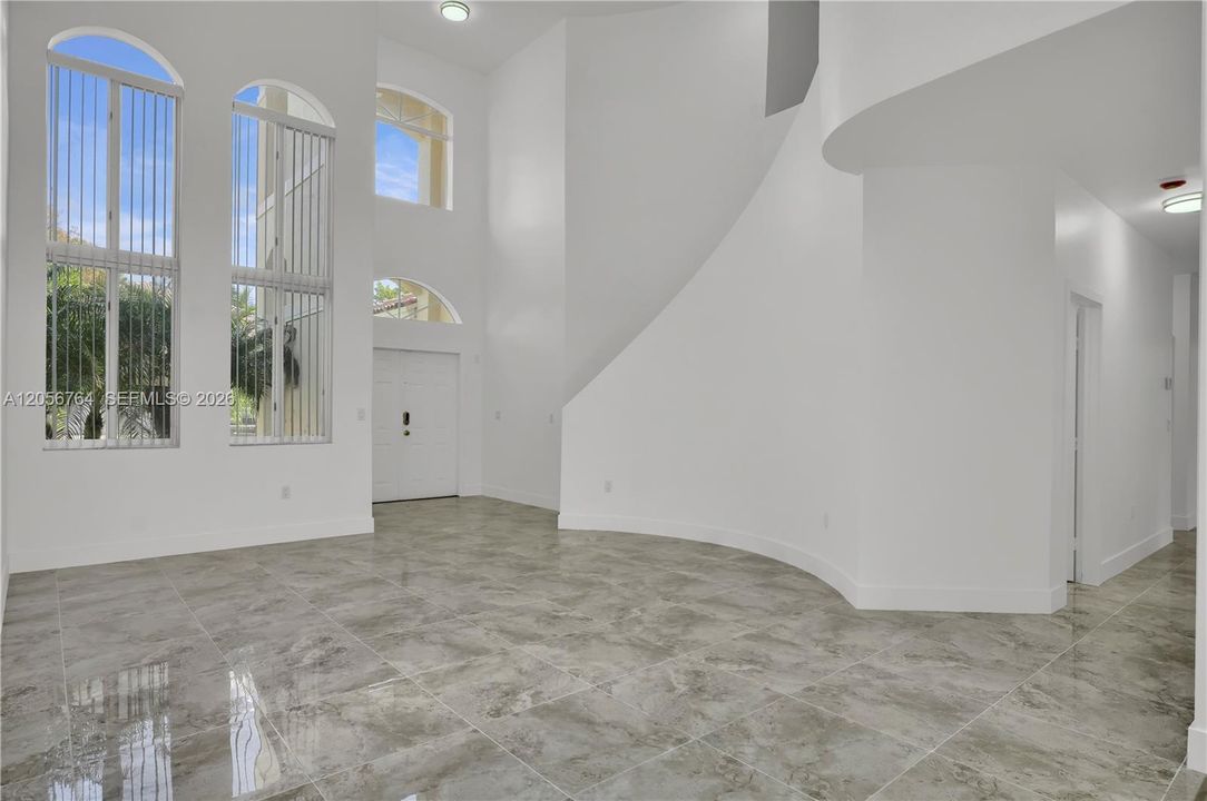 En Venta: $750,000 (5 camas, 3 baños, 3575 Pies cuadrados)