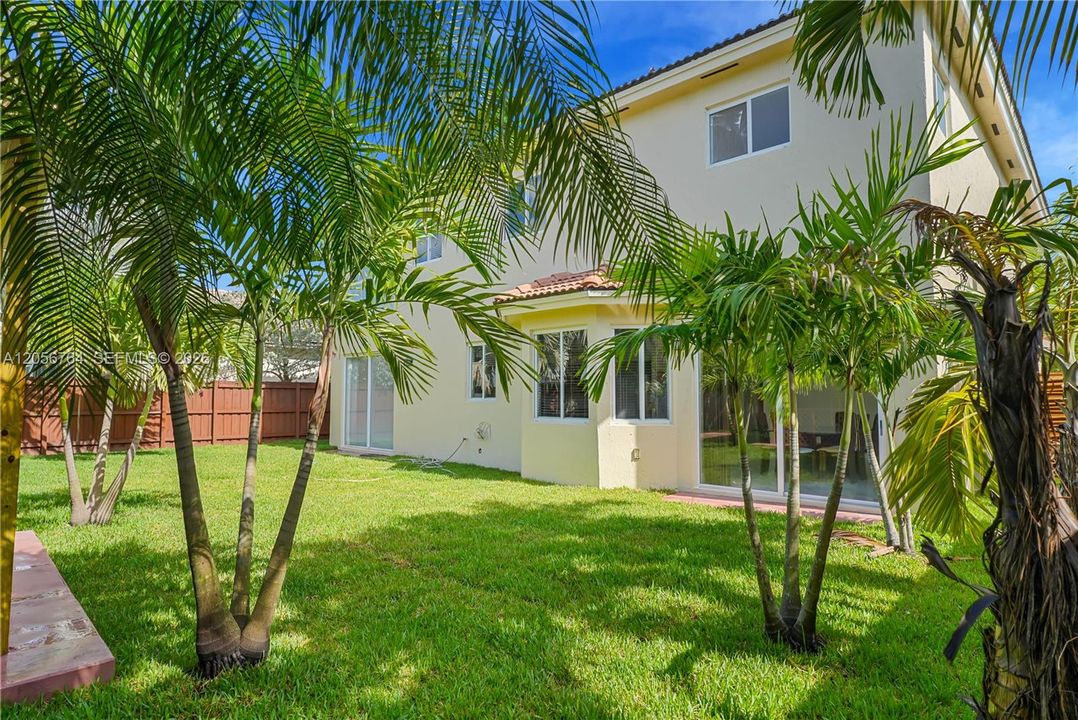 En Venta: $750,000 (5 camas, 3 baños, 3575 Pies cuadrados)