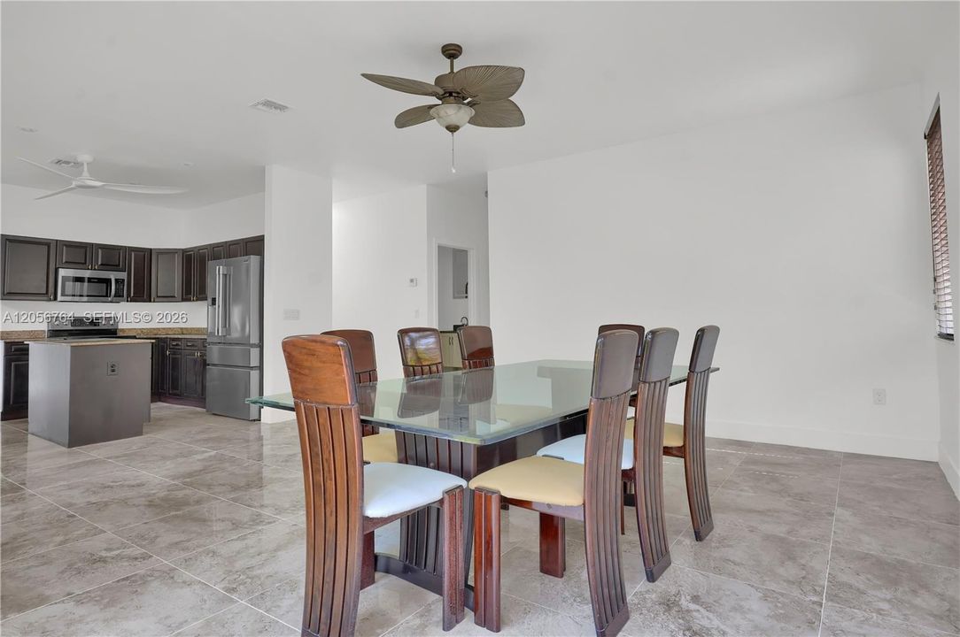 En Venta: $750,000 (5 camas, 3 baños, 3575 Pies cuadrados)