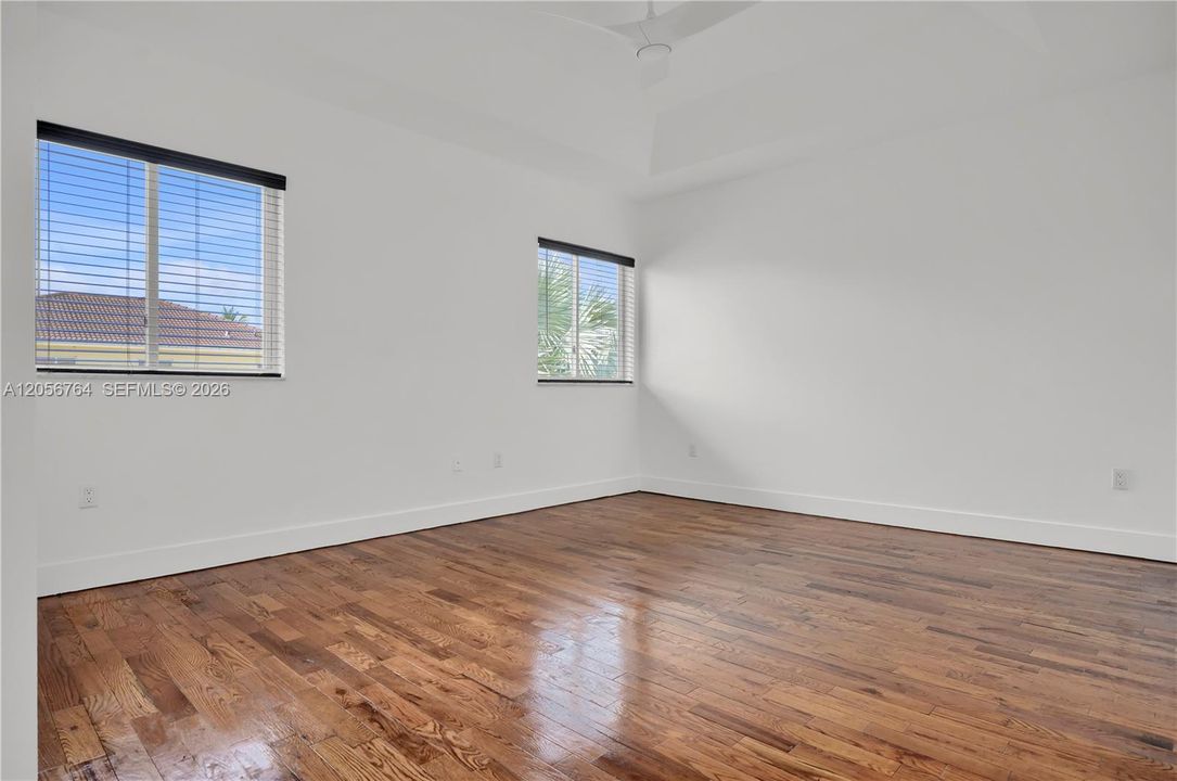 En Venta: $750,000 (5 camas, 3 baños, 3575 Pies cuadrados)