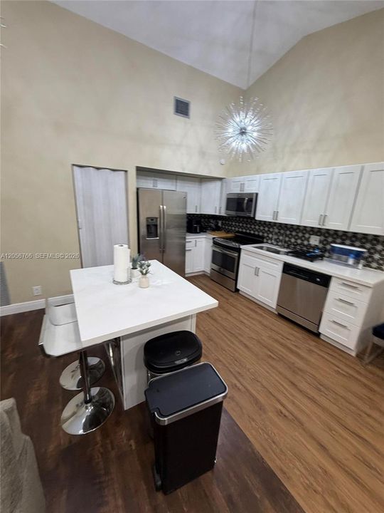 For Sale: $327,000 (2 beds, 2 baths, 1139 Square Feet)