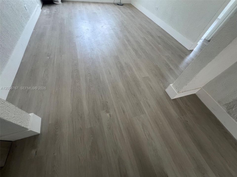 For Rent: $2,200 (2 beds, 1 baths, 780 Square Feet)