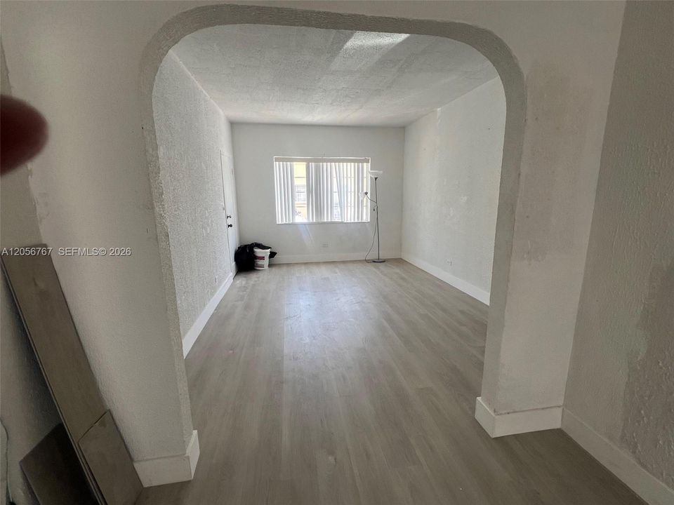 For Rent: $2,200 (2 beds, 1 baths, 780 Square Feet)