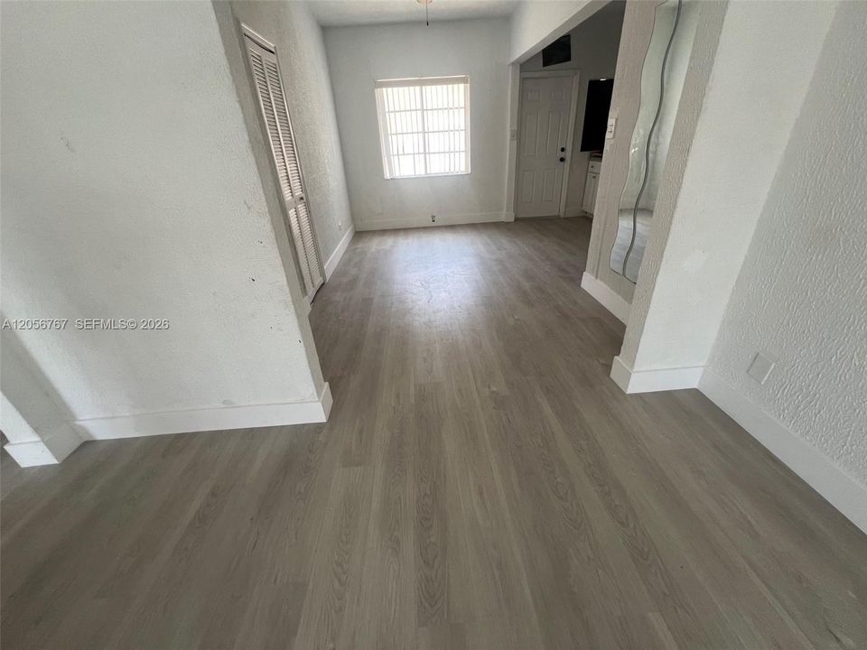For Rent: $2,200 (2 beds, 1 baths, 780 Square Feet)