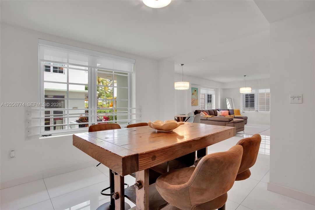 En Venta: $1,099,000 (2 camas, 2 baños, 1387 Pies cuadrados)
