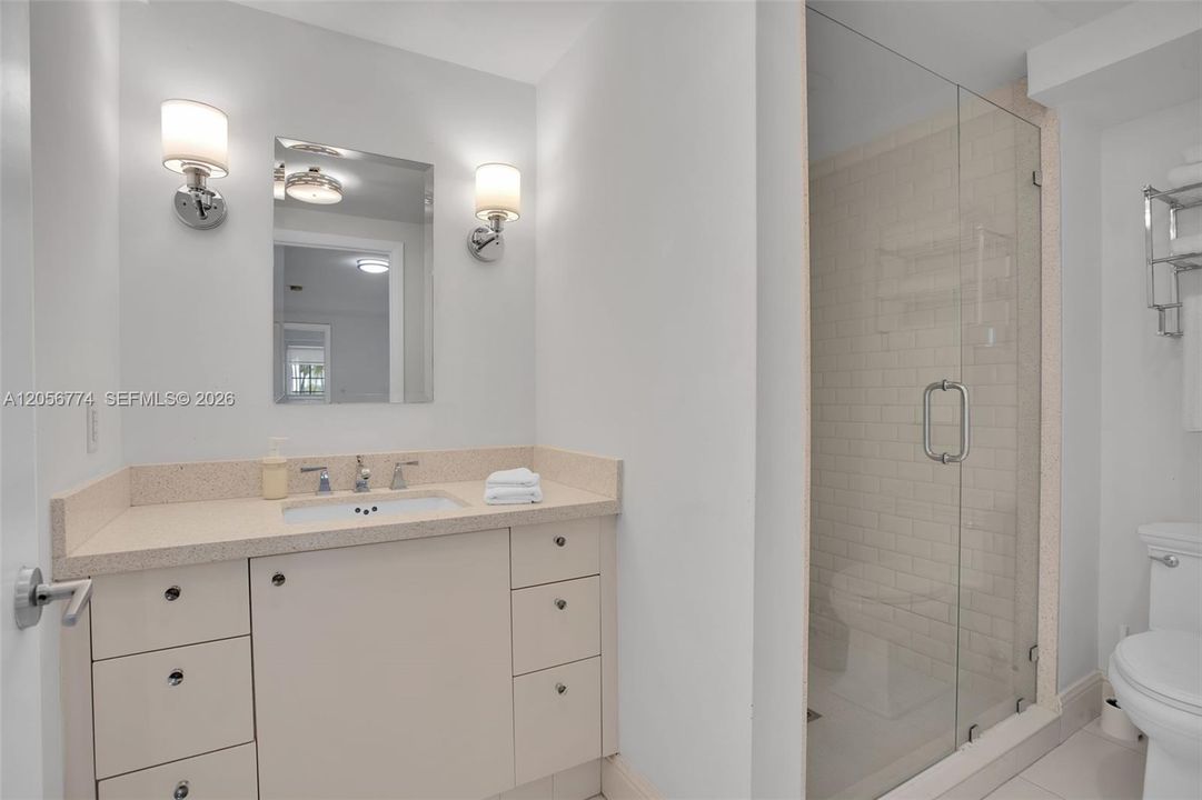 En Venta: $1,099,000 (2 camas, 2 baños, 1387 Pies cuadrados)