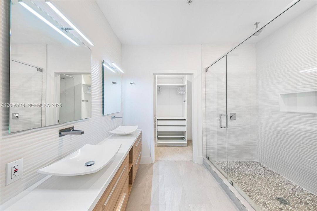 En Venta: $499,900 (3 camas, 2 baños, 1616 Pies cuadrados)