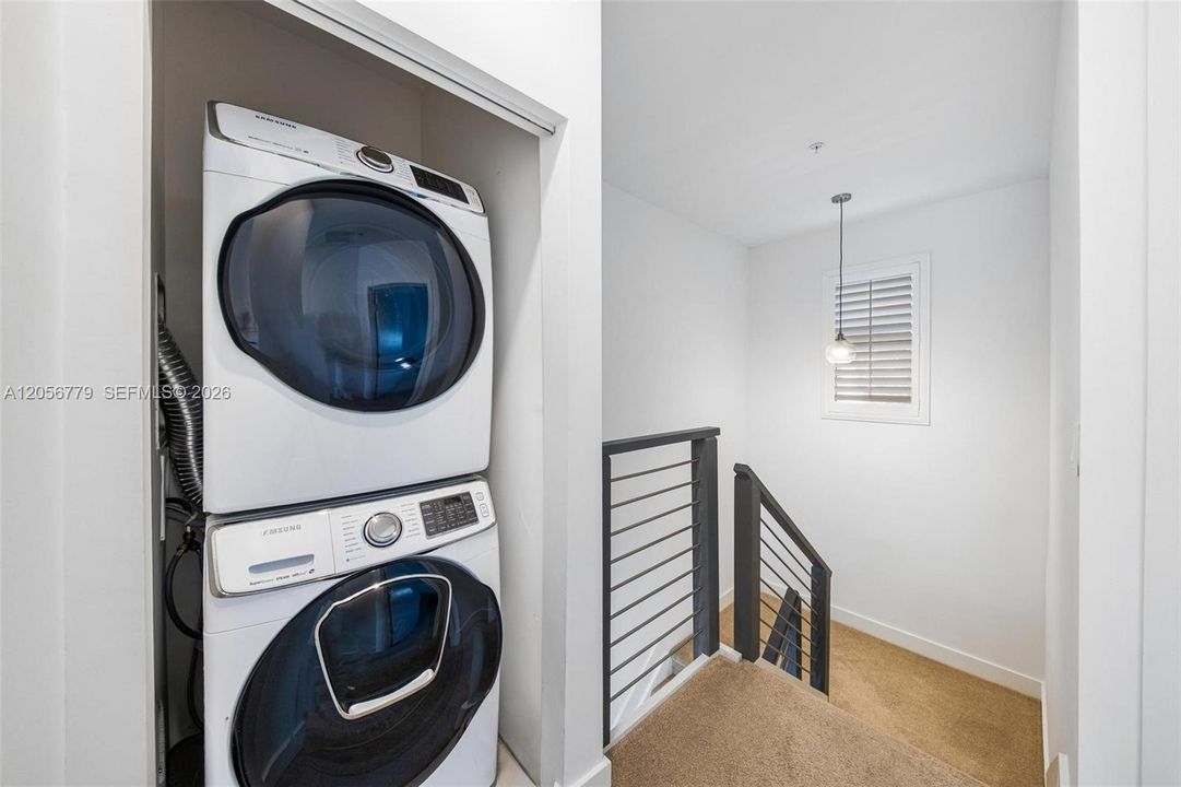 En Venta: $499,900 (3 camas, 2 baños, 1616 Pies cuadrados)