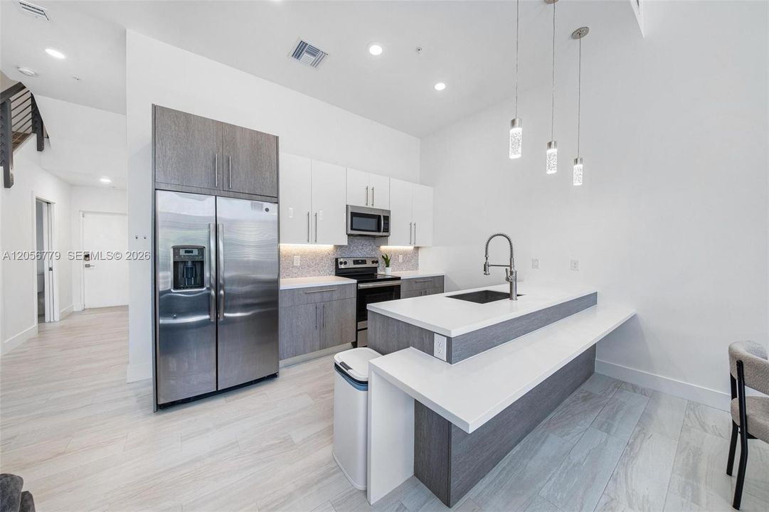 En Venta: $499,900 (3 camas, 2 baños, 1616 Pies cuadrados)