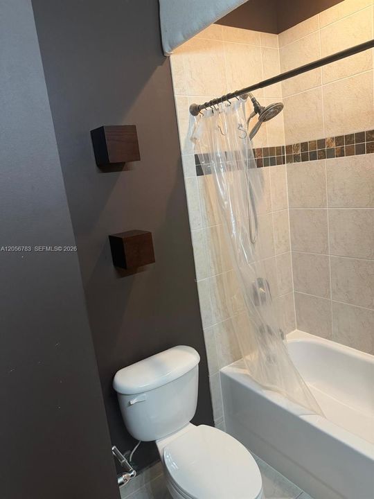 En Renta: $3,400 (3 camas, 2 baños, 2052 Pies cuadrados)