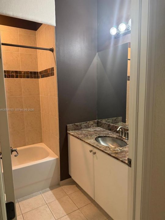 En Renta: $3,400 (3 camas, 2 baños, 2052 Pies cuadrados)
