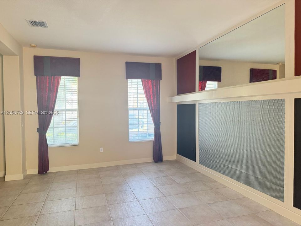 En Renta: $3,400 (3 camas, 2 baños, 2052 Pies cuadrados)