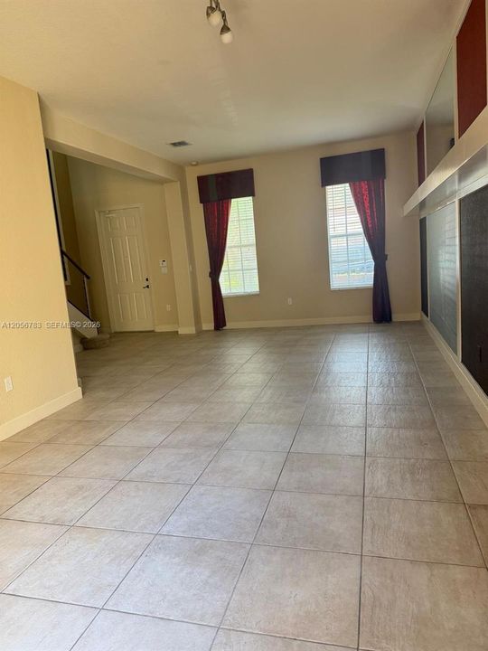 En Renta: $3,400 (3 camas, 2 baños, 2052 Pies cuadrados)