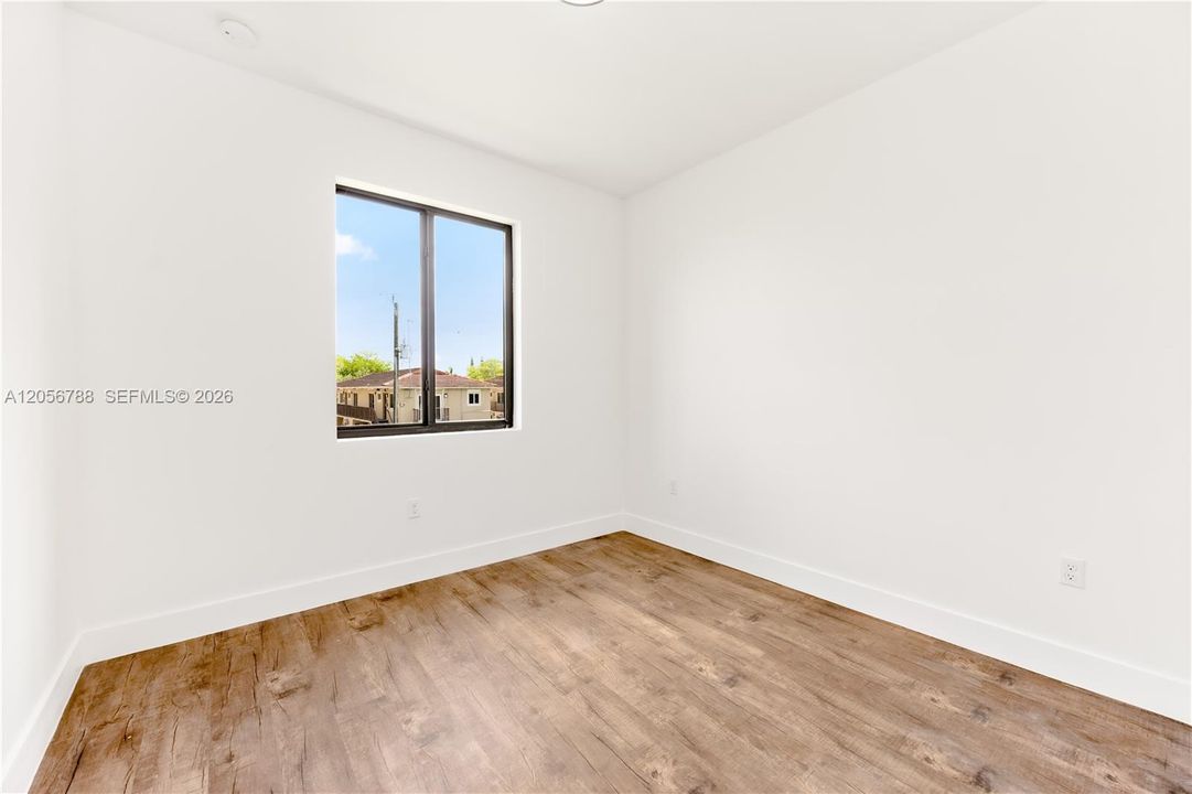 En Renta: $3,250 (3 camas, 3 baños, 1810 Pies cuadrados)