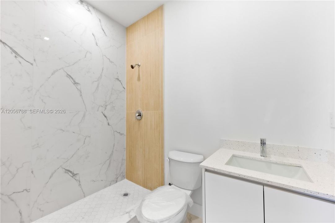En Renta: $3,250 (3 camas, 3 baños, 1810 Pies cuadrados)