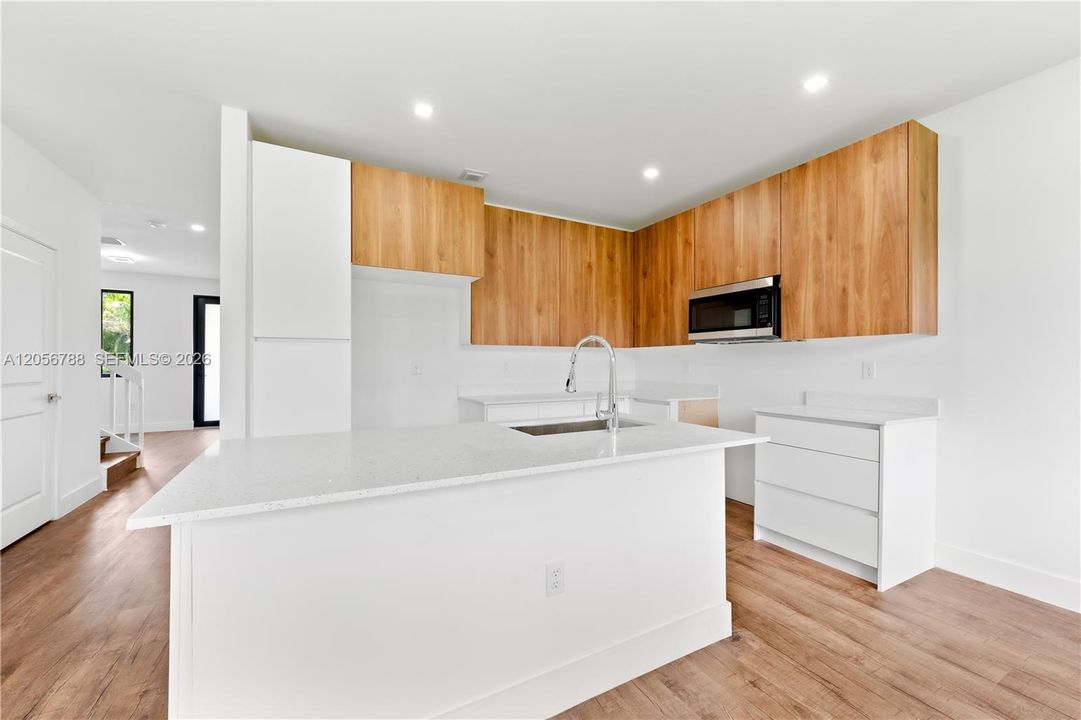 En Renta: $3,250 (3 camas, 3 baños, 1810 Pies cuadrados)