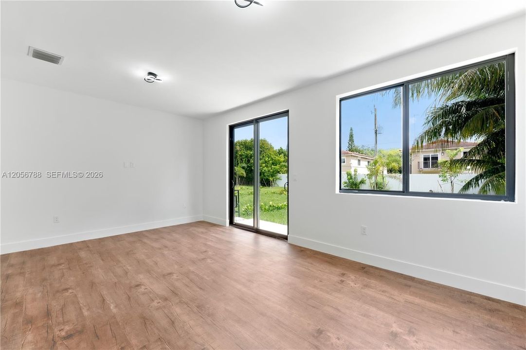 En Renta: $3,250 (3 camas, 3 baños, 1810 Pies cuadrados)