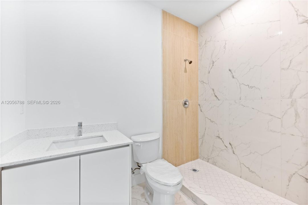 En Renta: $3,250 (3 camas, 3 baños, 1810 Pies cuadrados)