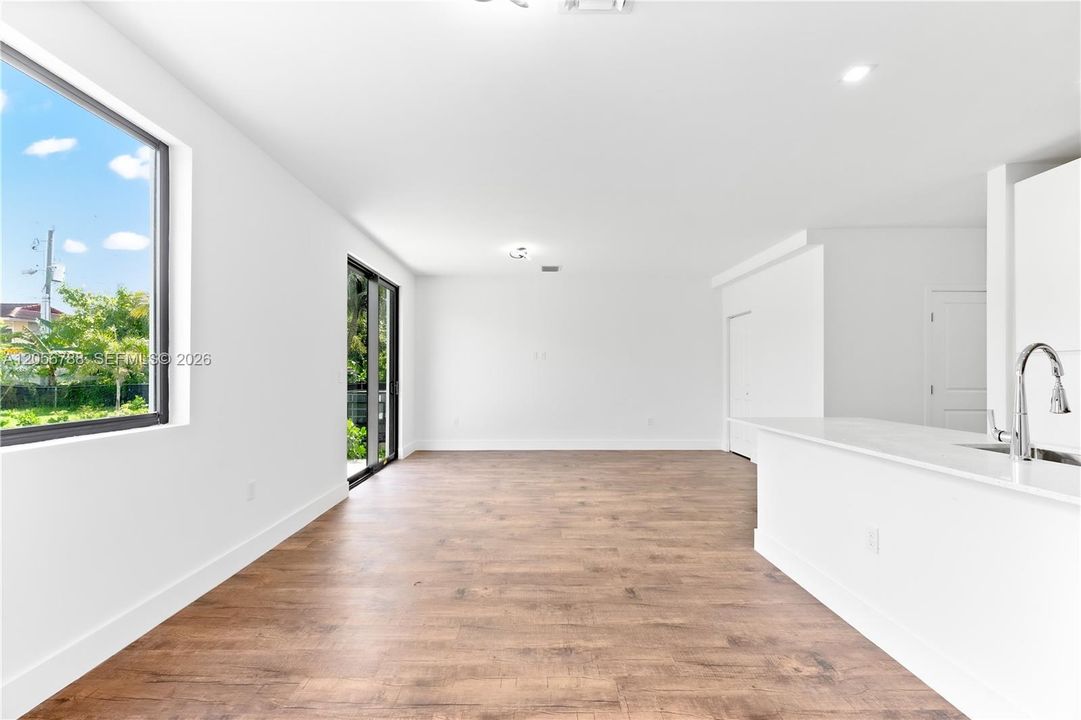 En Renta: $3,250 (3 camas, 3 baños, 1810 Pies cuadrados)