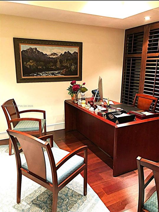 В аренду: $4,950 (0 спален, 0 ванн, 0 Квадратных фут)