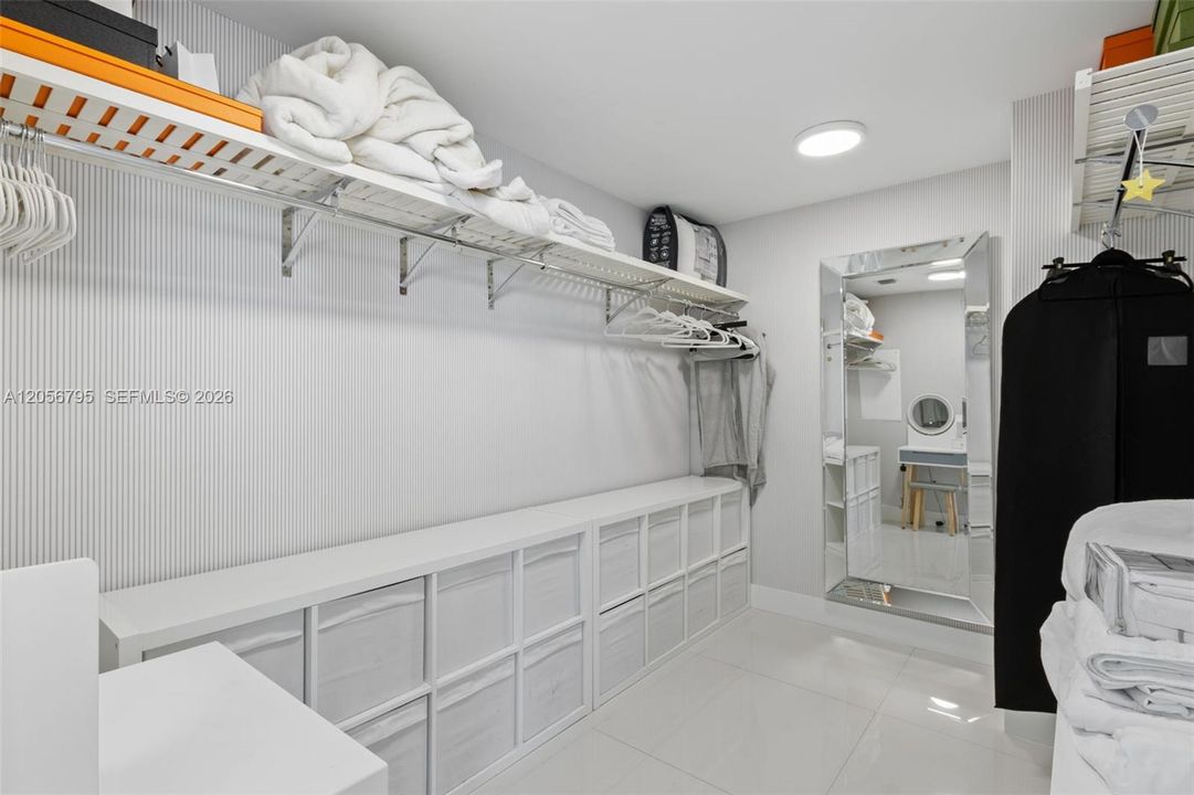 For Rent: $6,500 (2 beds, 2 baths, 1459 Square Feet)