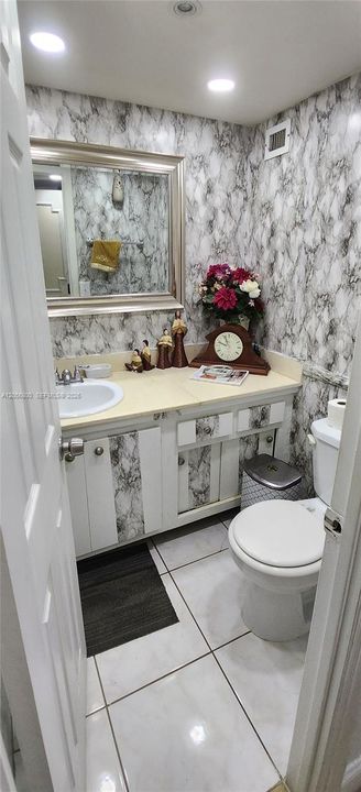 На продажу: $239,900 (1 спален, 1 ванн, 766 Квадратных фут)