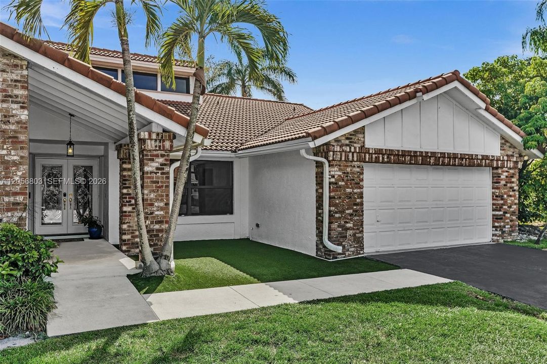 Active With Contract: $899,900 (4 beds, 2 baths, 2262 Square Feet)