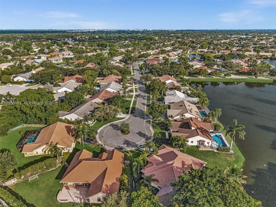 Active With Contract: $899,900 (4 beds, 2 baths, 2262 Square Feet)