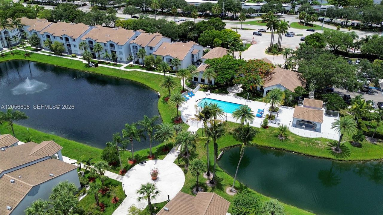 For Sale: $235,000 (1 beds, 1 baths, 823 Square Feet)