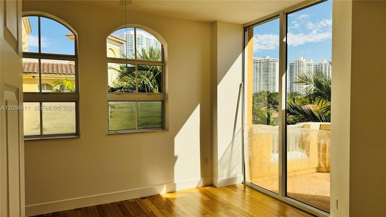 En Venta: $500,000 (2 camas, 2 baños, 1171 Pies cuadrados)