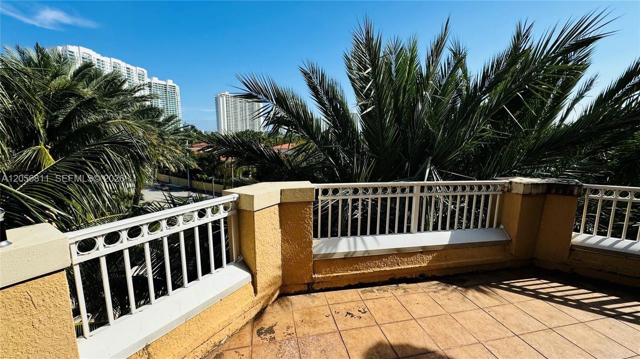 En Venta: $500,000 (2 camas, 2 baños, 1171 Pies cuadrados)
