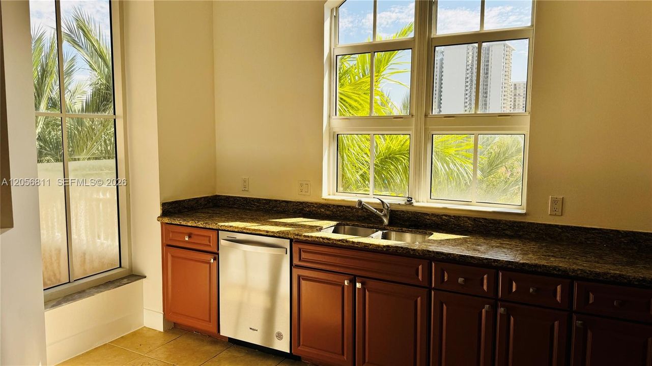 En Venta: $500,000 (2 camas, 2 baños, 1171 Pies cuadrados)